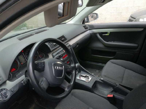 AUDI A4 BERLINA (8E) — vehículo donante para recambios 