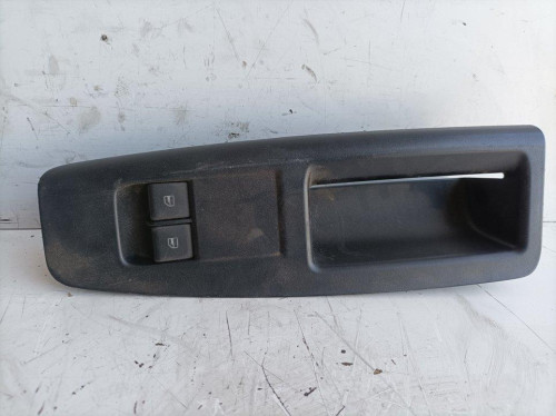 MANDO ELEVALUNAS DELANTERO IZQUIERDO Volkswagen POLO IV (9N1) 