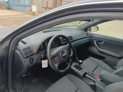 AUDI A4 AVANT (8E)