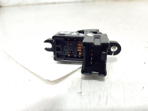 MANDO ELEVALUNAS TRASERO DERECHO Nissan JUKE (F15E) 