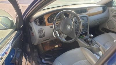 JAGUAR X-TYPE