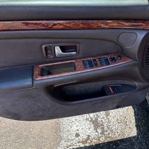  AUDI A8 (D2) 