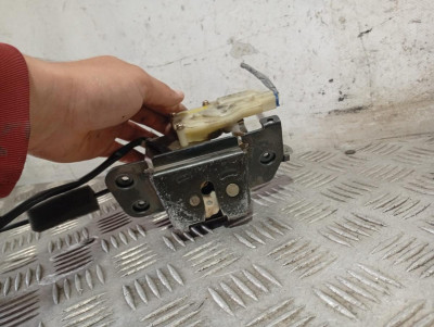 CERRADURA MALETERO / PORTON