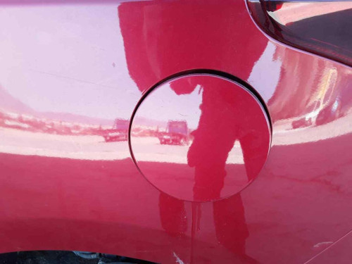 TAPA EXTERIOR COMBUSTIBLE Toyota AURIS (E18) 