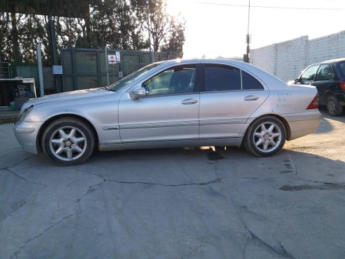  MERCEDES-BENZ CLASE C (BM 203) BERLINA 