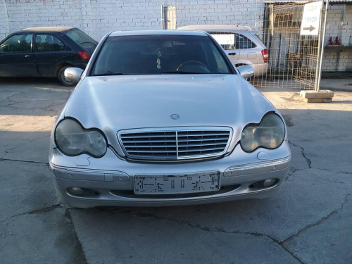  MERCEDES-BENZ CLASE C (BM 203) BERLINA 