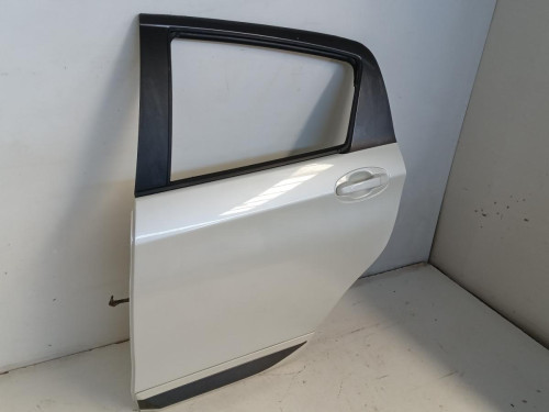PUERTA TRASERA IZQUIERDA TOYOTA YARIS (XP13) 