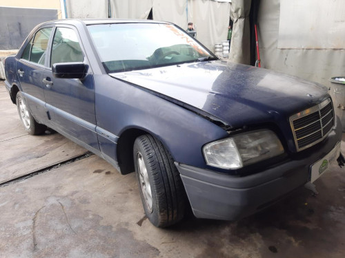  MERCEDES-BENZ CLASE C (BM 202) BERLINA 