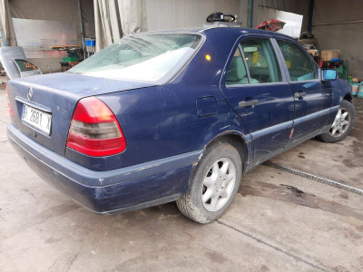 MERCEDES-BENZ CLASE C (BM 202) BERLINA