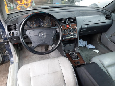 MERCEDES-BENZ CLASE C (BM 202) BERLINA