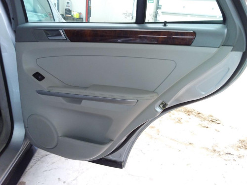 PUERTA TRASERA DERECHA Mercedes-Benz CLASE ML (BM 164) 