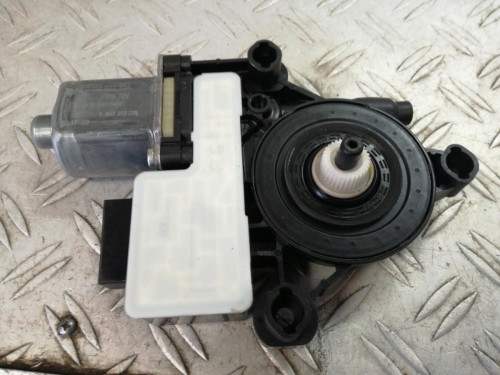 MOTOR ELEVALUNAS TRASERO DERECHO Seat LEON (5F1) 
