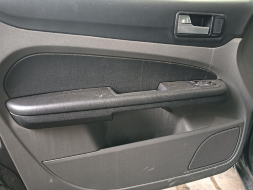 FORD FOCUS BERLINA (CB4) — vehículo donante para recambios 