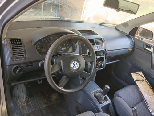VOLKSWAGEN POLO IV (9N1) — vehículo donante para recambios 
