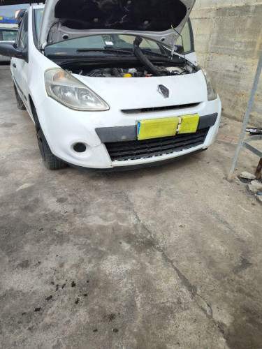 PARAGOLPES DELANTERO RENAULT CLIO III 