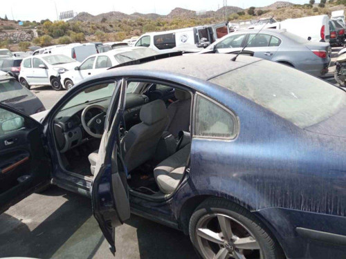  VOLKSWAGEN PASSAT BERLINA (3B3) 