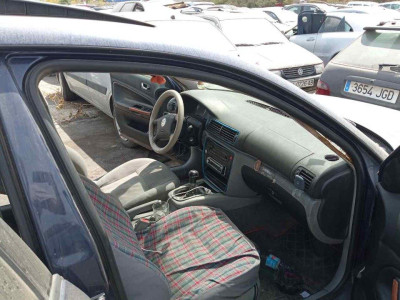 VOLKSWAGEN PASSAT BERLINA (3B3)