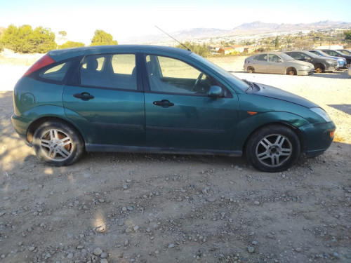 FORD FOCUS BERLINA (CAK) — vehículo donante para recambios 