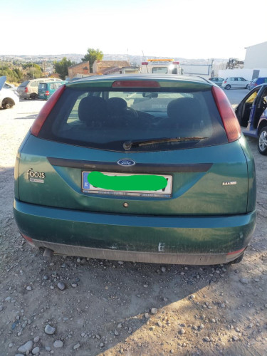 FORD FOCUS BERLINA (CAK) — vehículo donante para recambios 