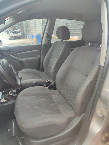  FORD FOCUS BERLINA (CAK) 