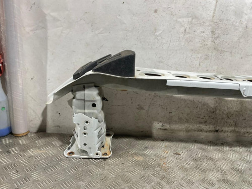 REFUERZO PARAGOLPES DELANTERO 