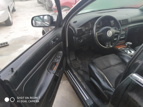  VOLKSWAGEN PASSAT BERLINA (3B3) 