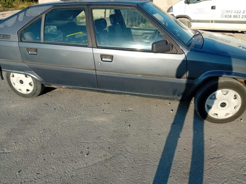 CITROEN BX BERLINA (02.1983) — Donor Vehicle for Used Parts 