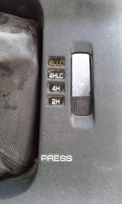 CONSOLA CENTRAL, MITSUBISHI, MONTERO (V60/V70)