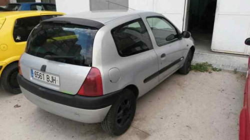 RENAULT CLIO II FASE II (B/CB0) — vehículo donante para recambios 