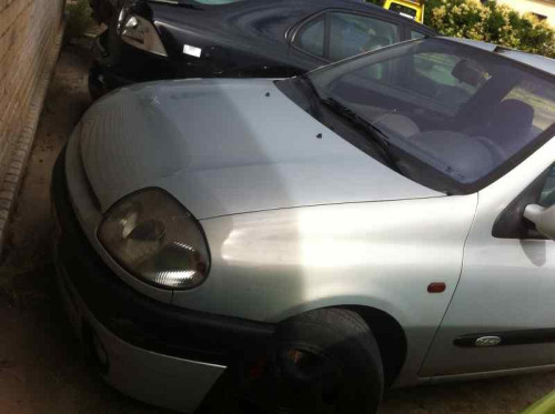 RENAULT CLIO II FASE II (B/CB0) — vehículo donante para recambios 