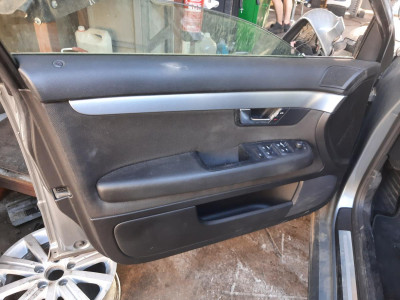 AUDI A4 AVANT (8E)