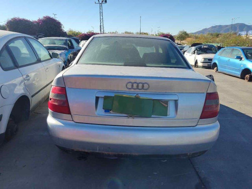  AUDI A4 BERLINA (B5) 