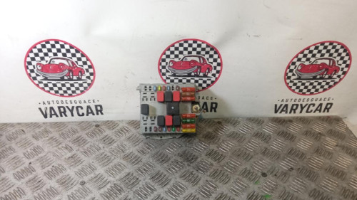  CAJA RELES / FUSIBLES 