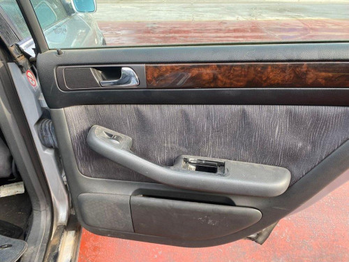  AUDI A6 BERLINA (4B2) 