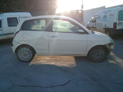 LANCIA YPSILON (101)