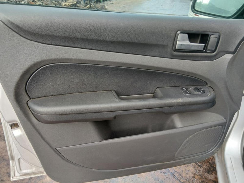 FORD FOCUS BERLINA (CAP) — автомобиль-донор на запчасти 