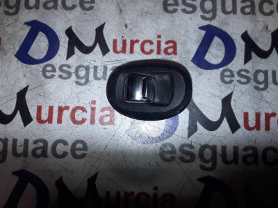 MANDO ELEVALUNAS DELANTERO DERECHO