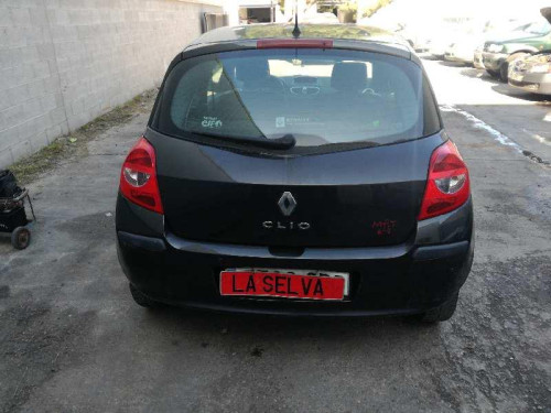 RENAULT CLIO III — vehículo donante para recambios 