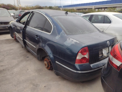 VOLKSWAGEN PASSAT BERLINA (3B2)