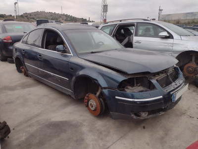 VOLKSWAGEN PASSAT BERLINA (3B2)