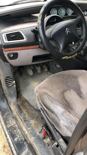 CITROEN C8 — vehículo donante para recambios 