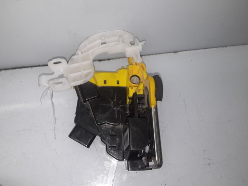 CERRADURA PUERTA DELANTERA IZQUIERDA 