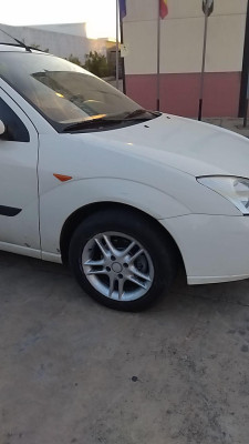 ALETA DELANTERA DERECHA Ford Focus Familiar (CAK)(1998->)