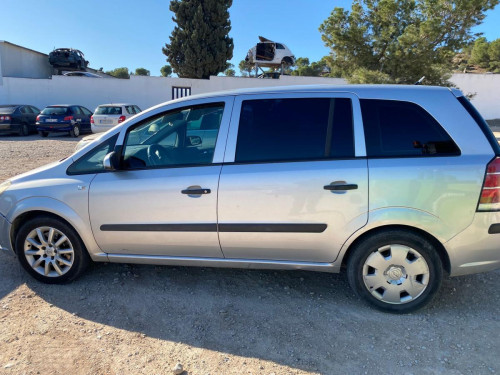 OPEL ZAFIRA B — vehículo donante para recambios 