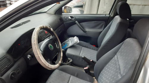  SKODA OCTAVIA BERLINA (1U2) 