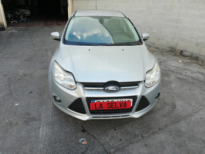 FORD FOCUS BERLINA (CB8)
