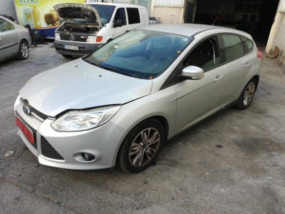 FORD FOCUS BERLINA (CB8)