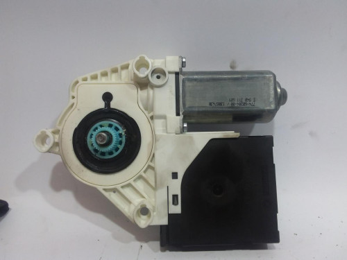 MOTOR ELEVALUNAS DELANTERO IZQUIERDO 