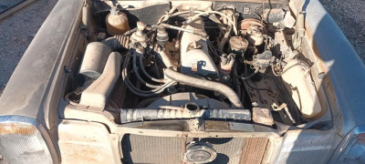 MERCEDES-BENZ STRICH ACHT (BM 114 / 115) BERLINA