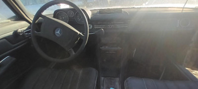 MERCEDES-BENZ STRICH ACHT (BM 114 / 115) BERLINA